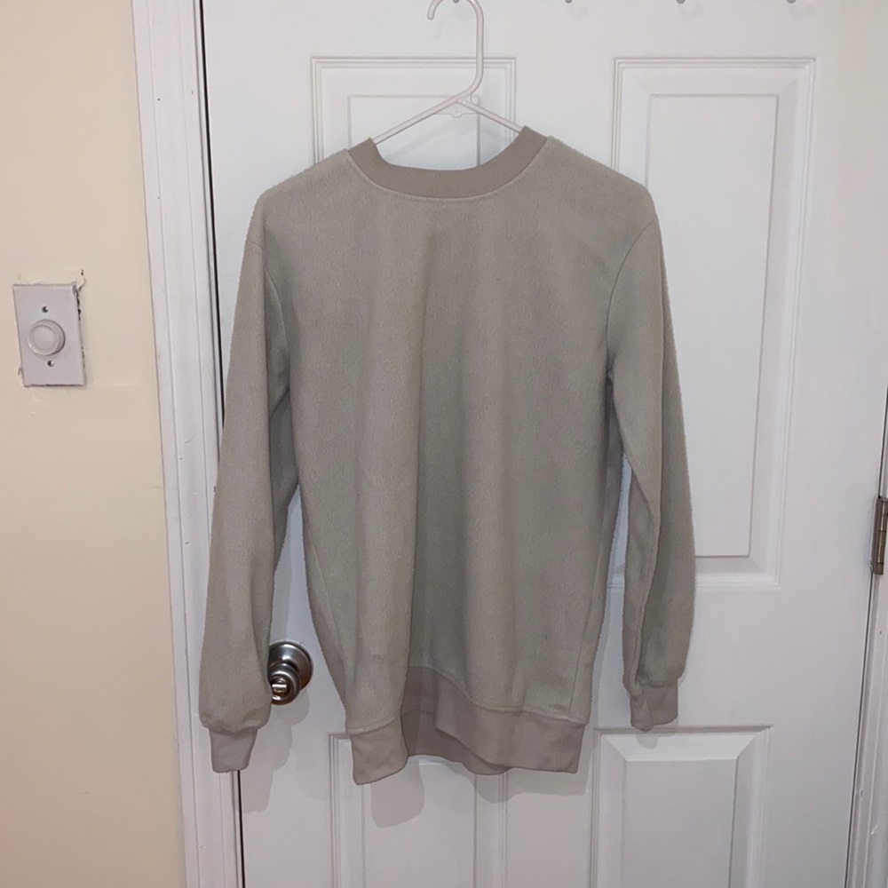 Olive green crewneck sweatshirt 💚🍀🌳🐸🥑🌿🐛